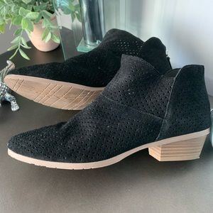 Kenneth Cole booties